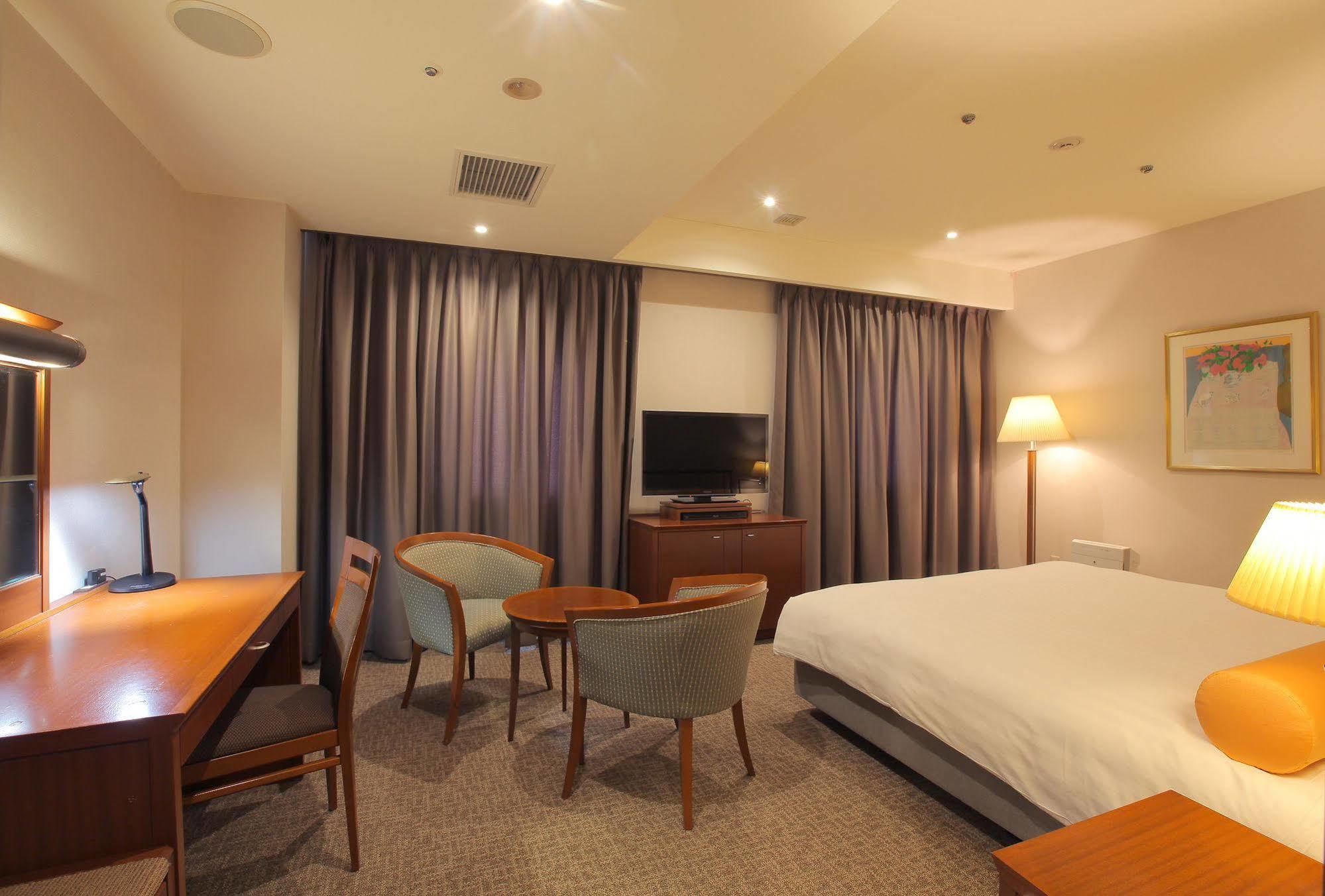 Odakyu Station Hotel Hon-Atsugi Exterior photo