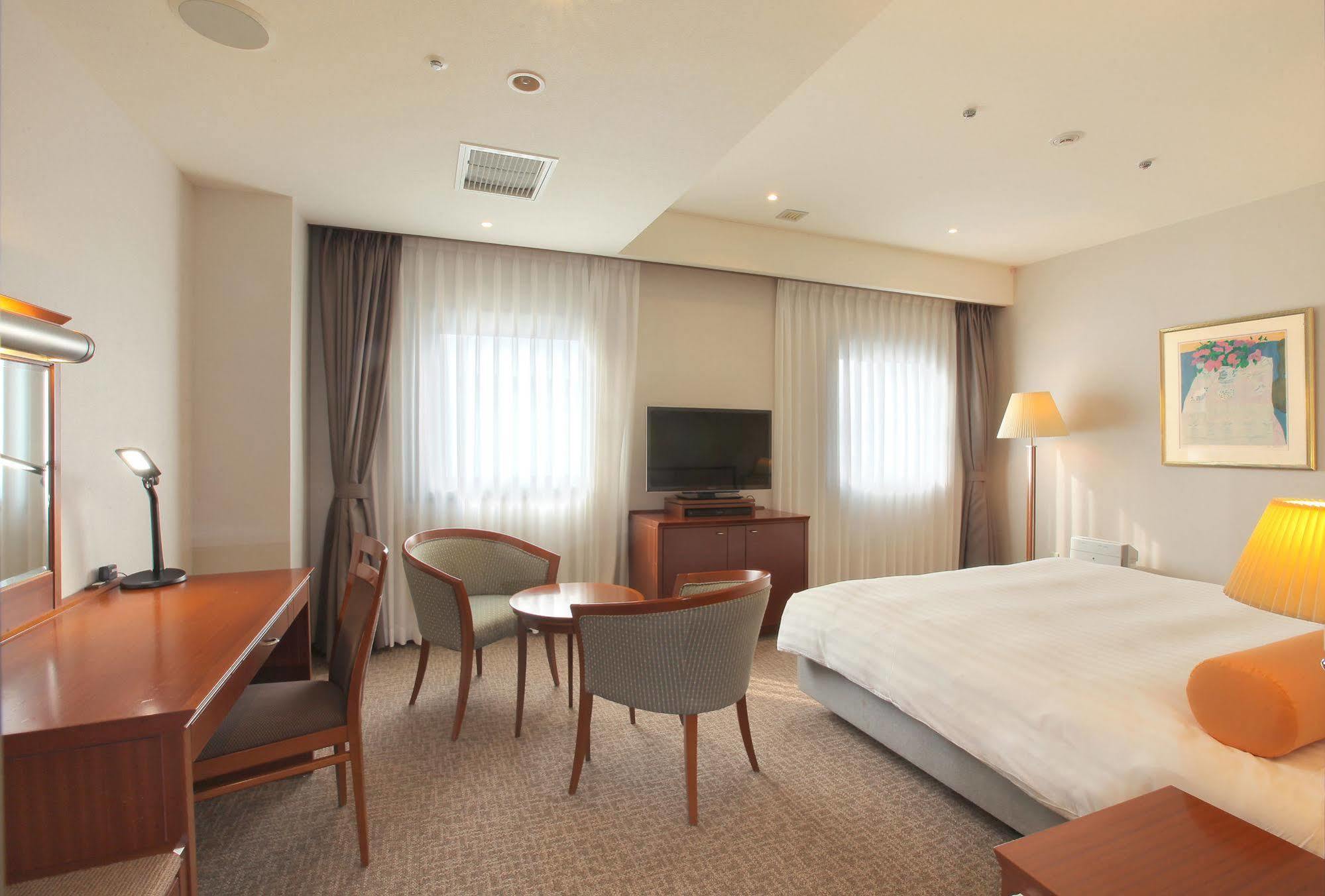Odakyu Station Hotel Hon-Atsugi Exterior photo